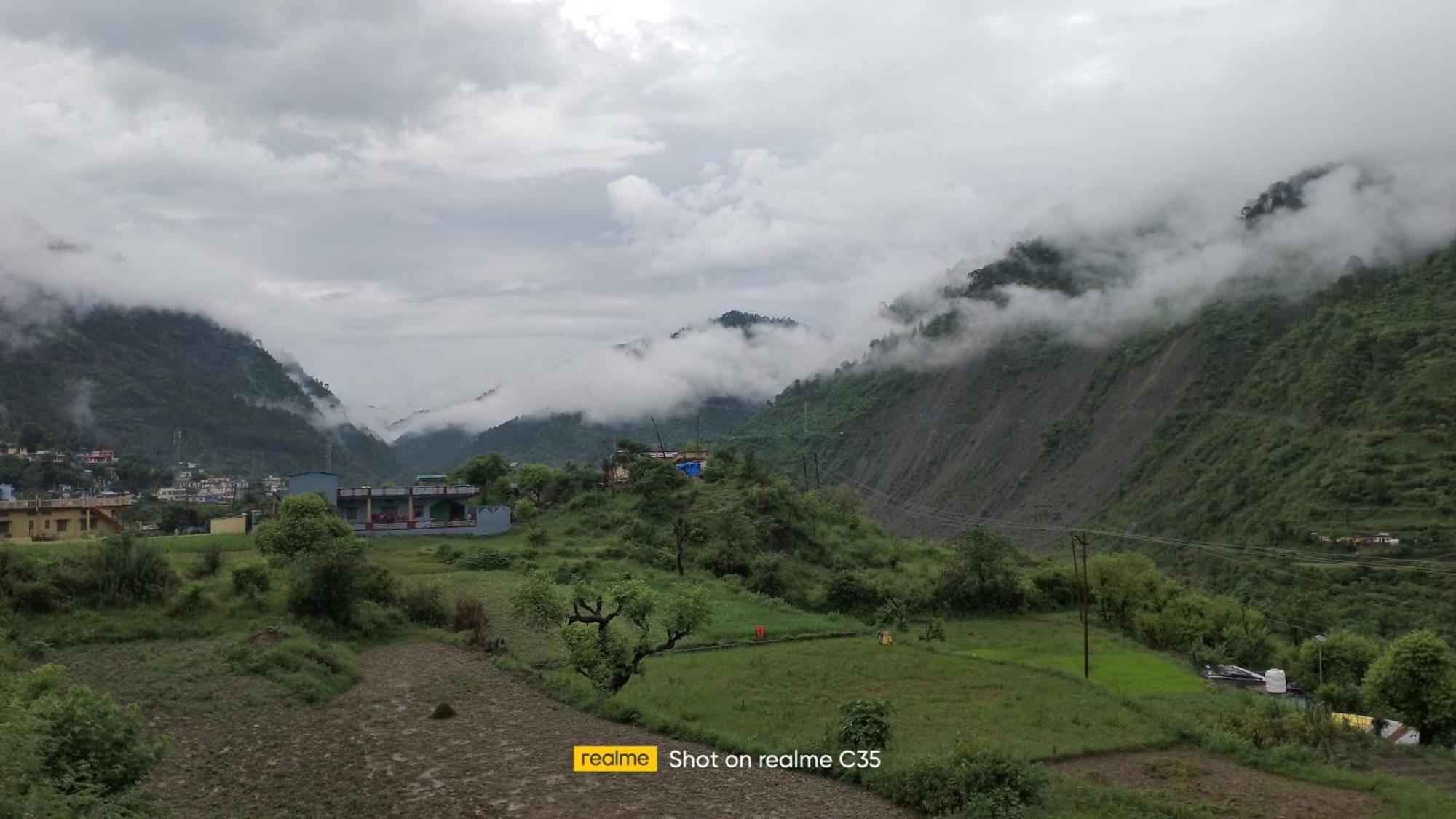 Paras Hotel Uttarkāshi Extérieur photo