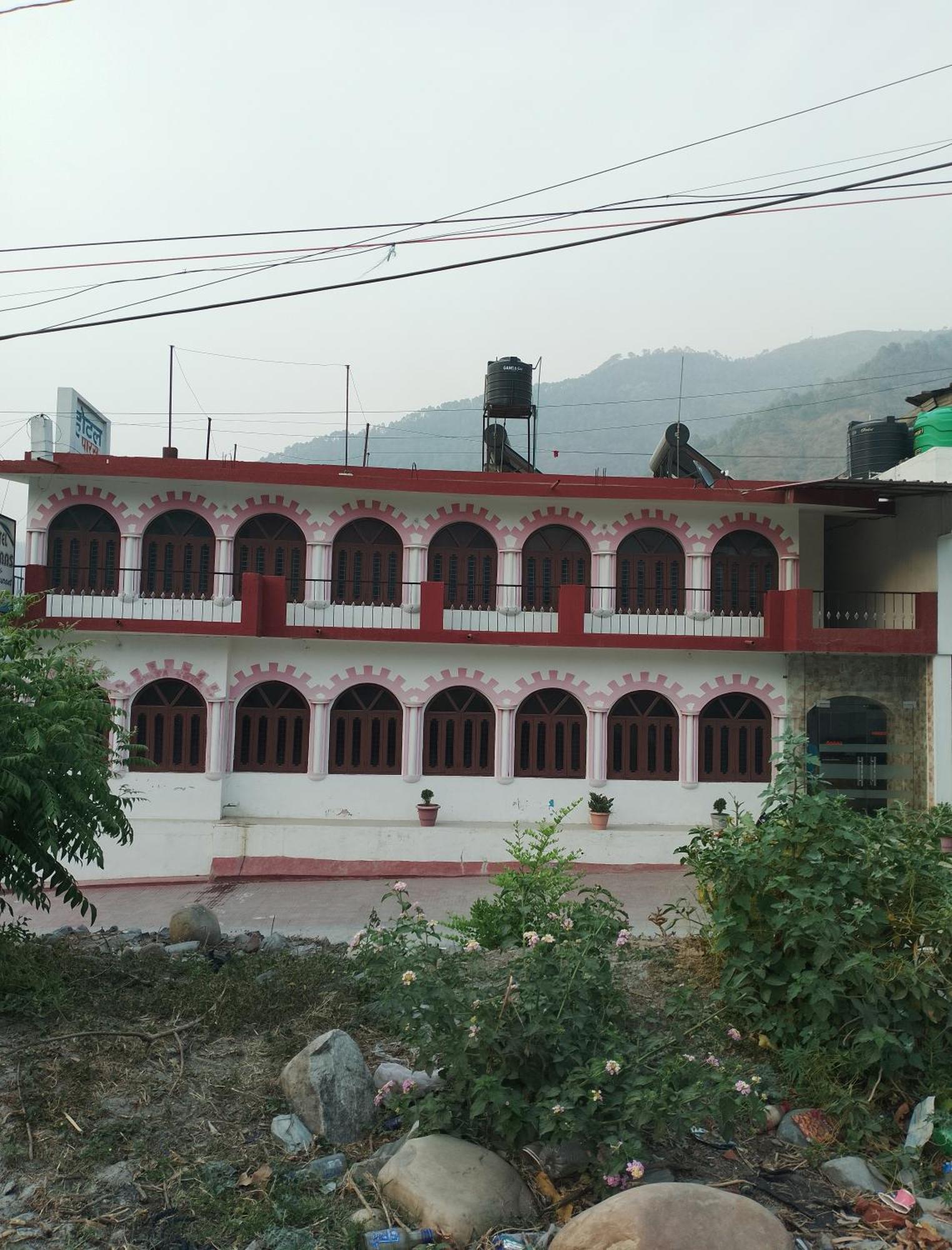 Paras Hotel Uttarkāshi Extérieur photo